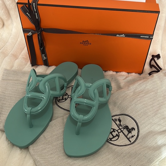Hermes Slippers - Picture 2 of 10